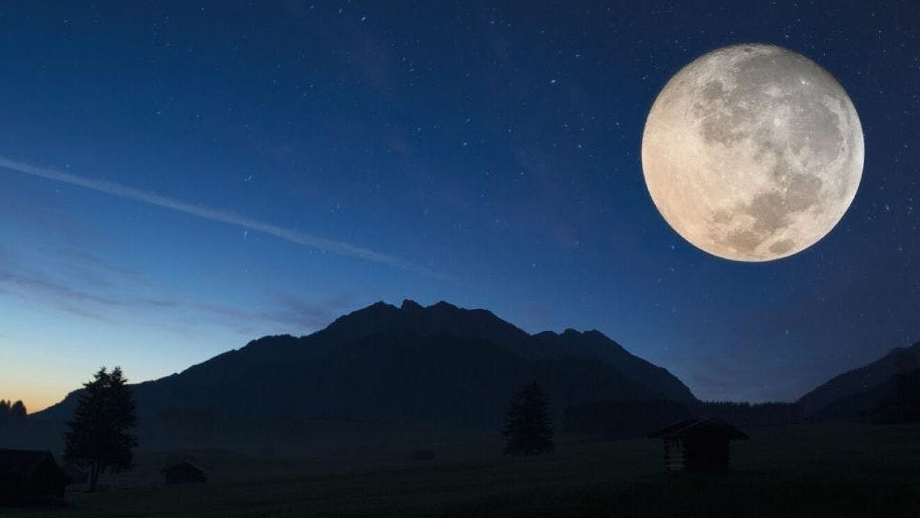 พระจันทร์ตอนกลางคืน